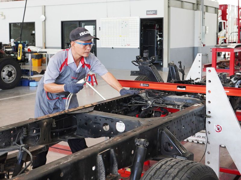 ซ่อมหัวเก๋ง และตัวถัง